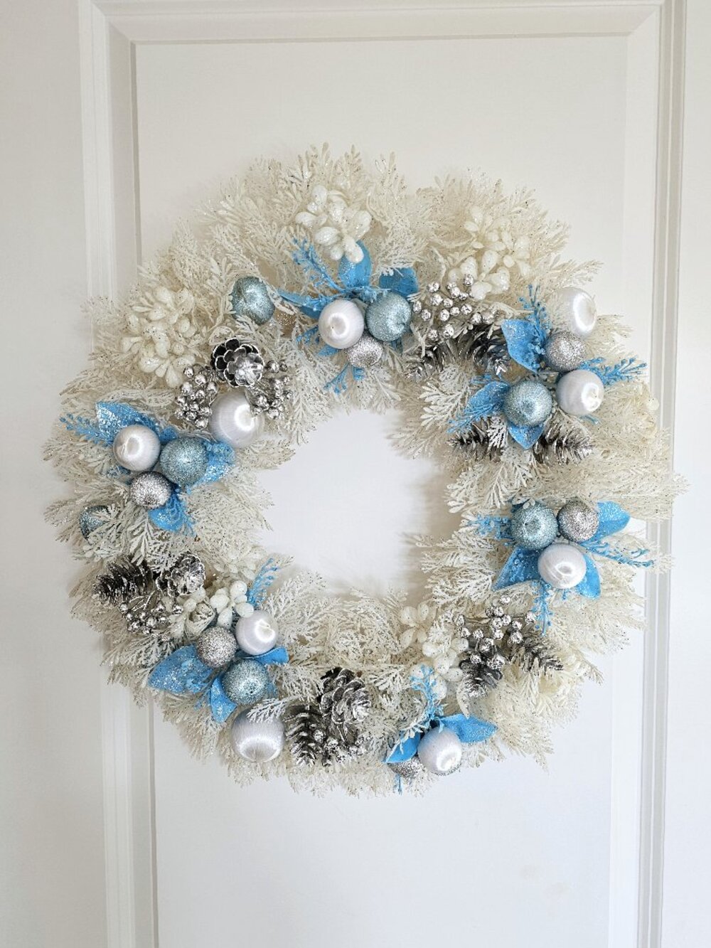 Vintage Rare Artificial White and Blue Christmas Wreath